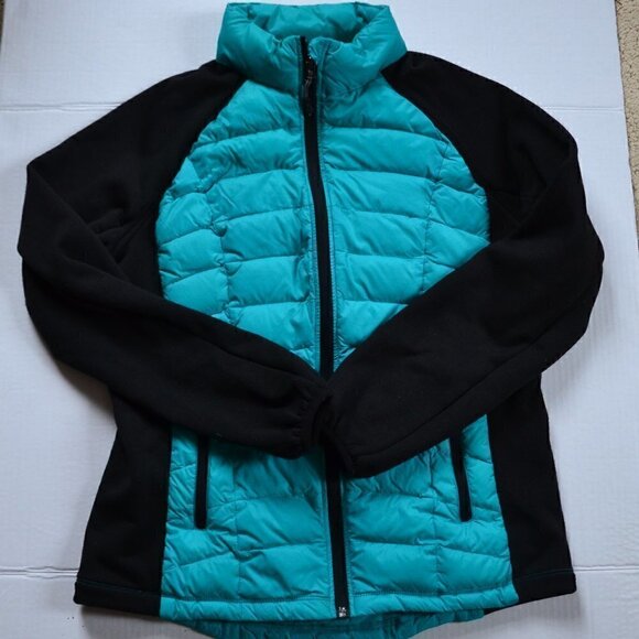 Pair of Puffer Jackets - Picture 4 of 11